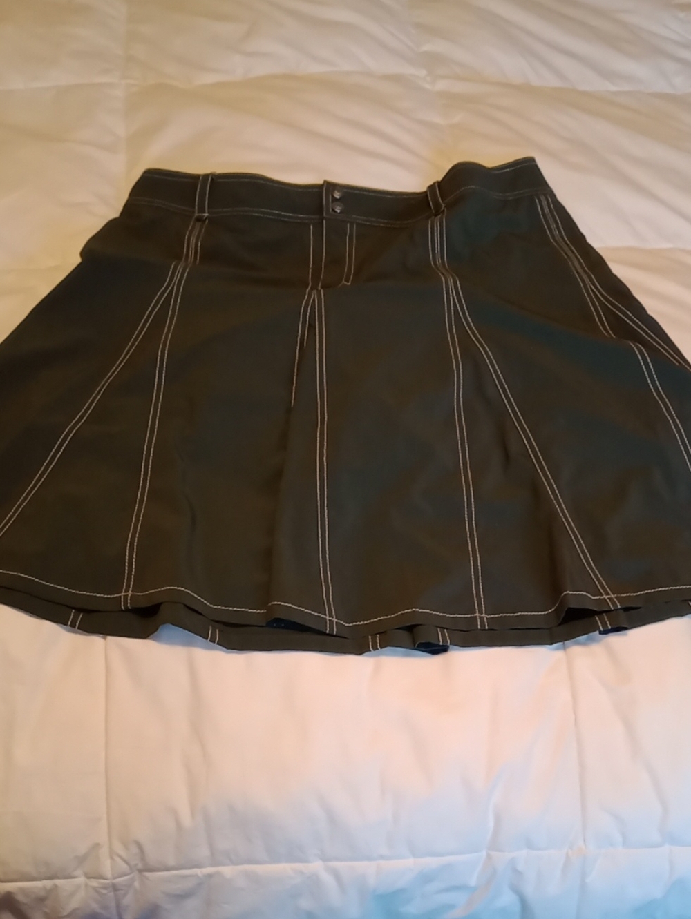 Athleta Dark Grey A-Line Skort with Contrast Stitching, Size 16, NWOT